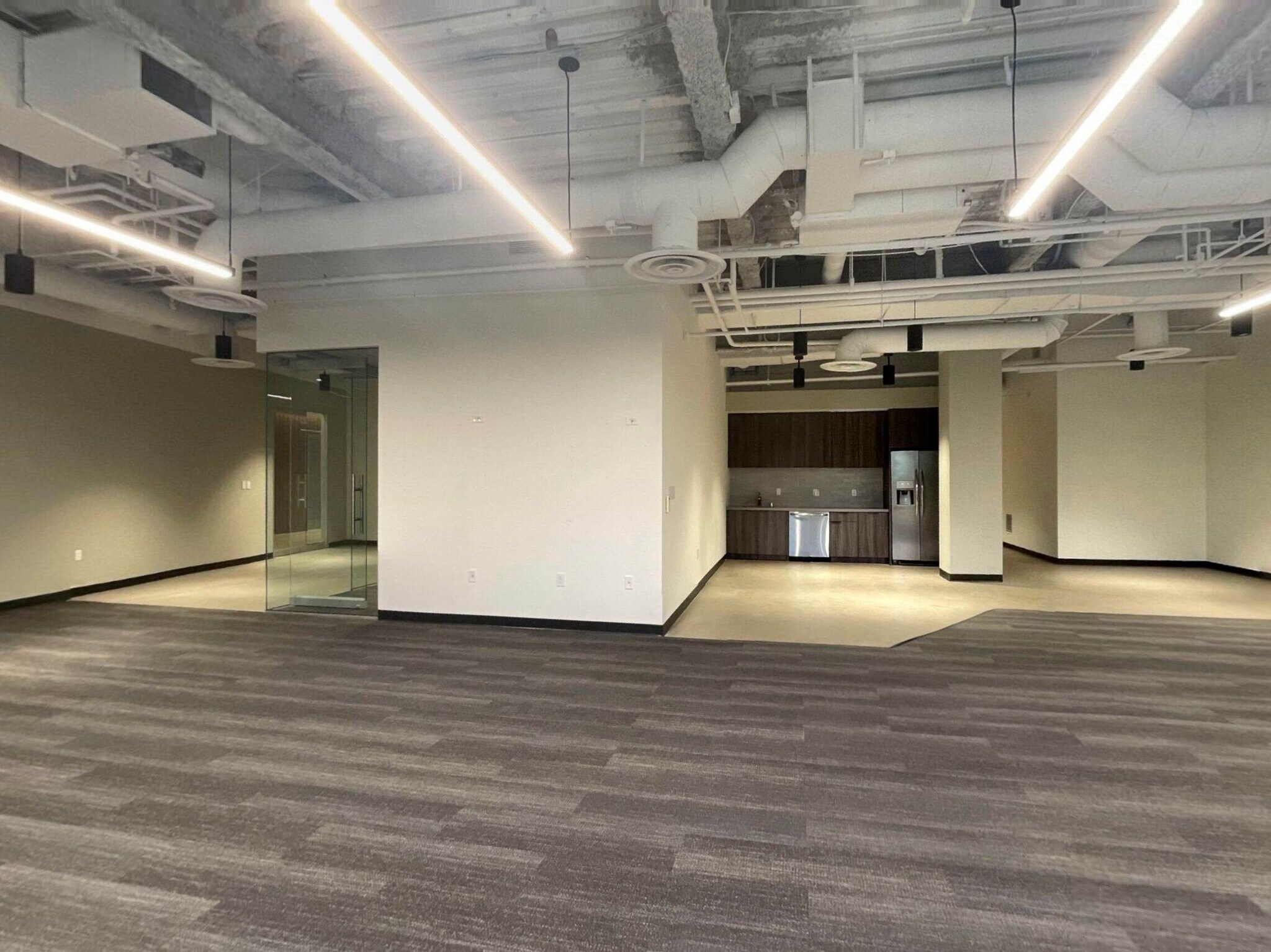 4435 Eastgate Mall, San Diego, CA à louer Photo intérieure– Image 1 sur 9