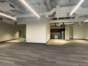 4435 Eastgate Mall, San Diego, CA à louer Photo intérieure– Image 1 sur 9