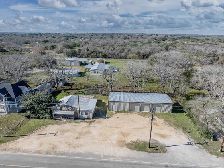 713 N Riedel St, Yorktown, TX à vendre - Photo de l’immeuble – Image 3 sur 33
