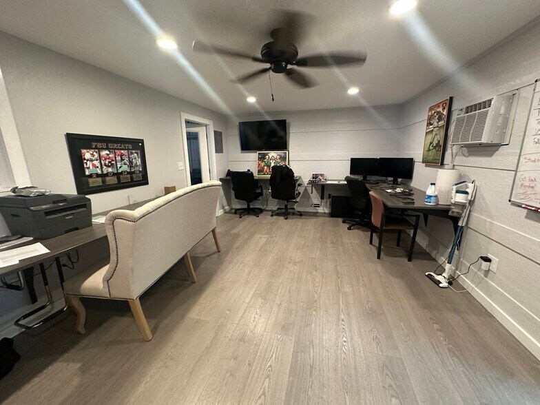 4007 E 32nd Ave, Tampa, FL à louer - Photo intérieure – Image 2 sur 7