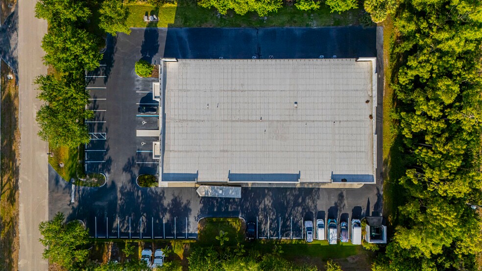 3550 Westview Dr, Naples, FL à vendre - Photo de l’immeuble – Image 3 sur 30