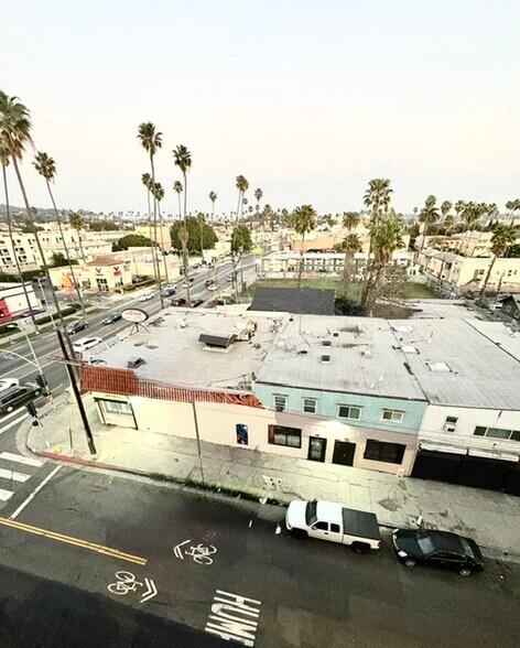 5326 W Sunset Blvd, Los Angeles, CA à vendre - Photo de l’immeuble – Image 1 sur 8