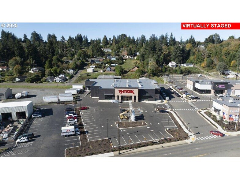 1233 Teakwood Ave, Coos Bay, OR à vendre - Photo de l’immeuble – Image 2 sur 16