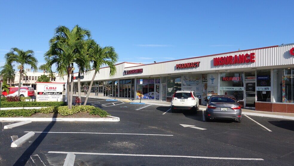 1930-1974 NE 163rd St, North Miami Beach, FL à louer - Photo de l’immeuble – Image 1 sur 2