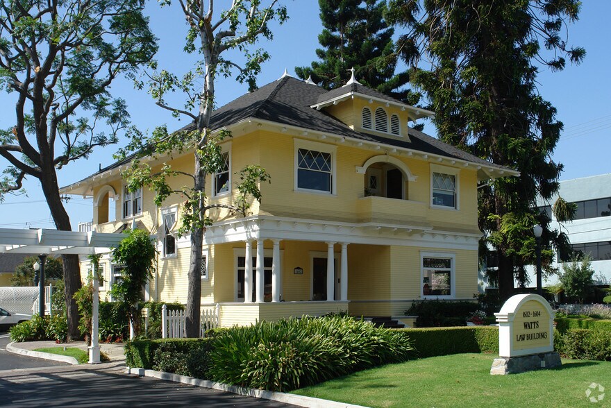 1602-1604 E 4th St, Santa Ana, CA à louer - Photo de l’immeuble – Image 2 sur 10