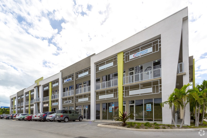 18900 SW 106th Ave, Miami, FL à louer - Photo principale – Image 1 sur 13