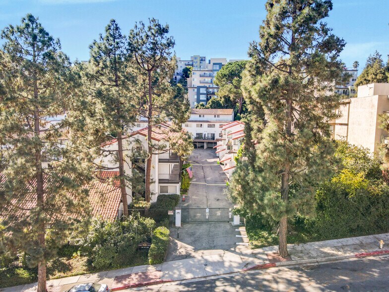 5644 Ravenspur Dr, Rancho Palos Verdes, CA à vendre - Photo de l’immeuble – Image 2 sur 11