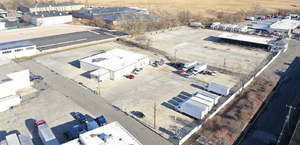 B St, Carlstadt, NJ à louer - Photo de l’immeuble – Image 2 sur 3