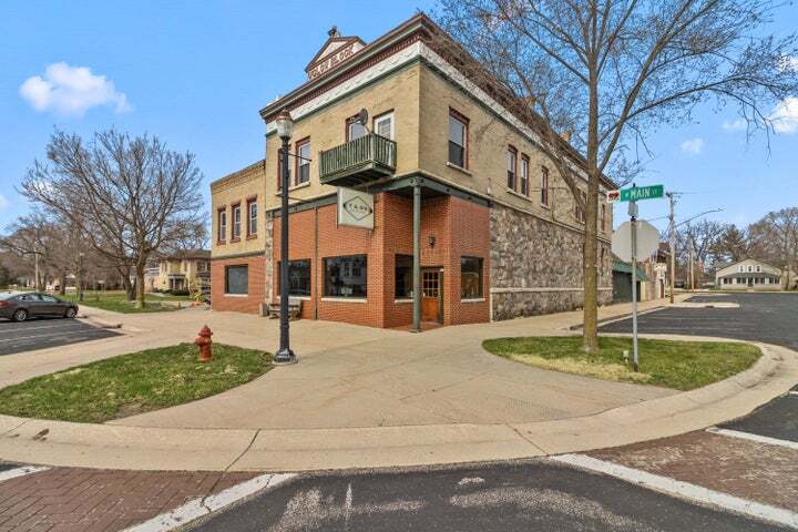 300 W Main St, Palmyra, WI à vendre - Photo de l’immeuble – Image 2 sur 46
