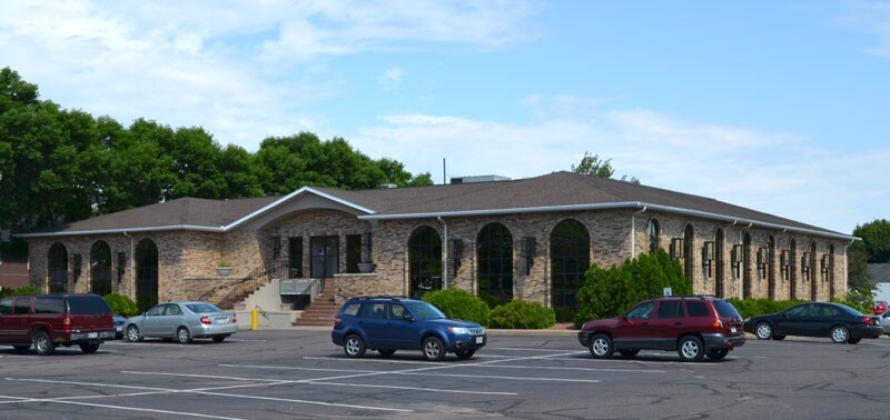 2004 Highland Ave, Eau Claire, WI à louer Photo de l’immeuble– Image 1 sur 5