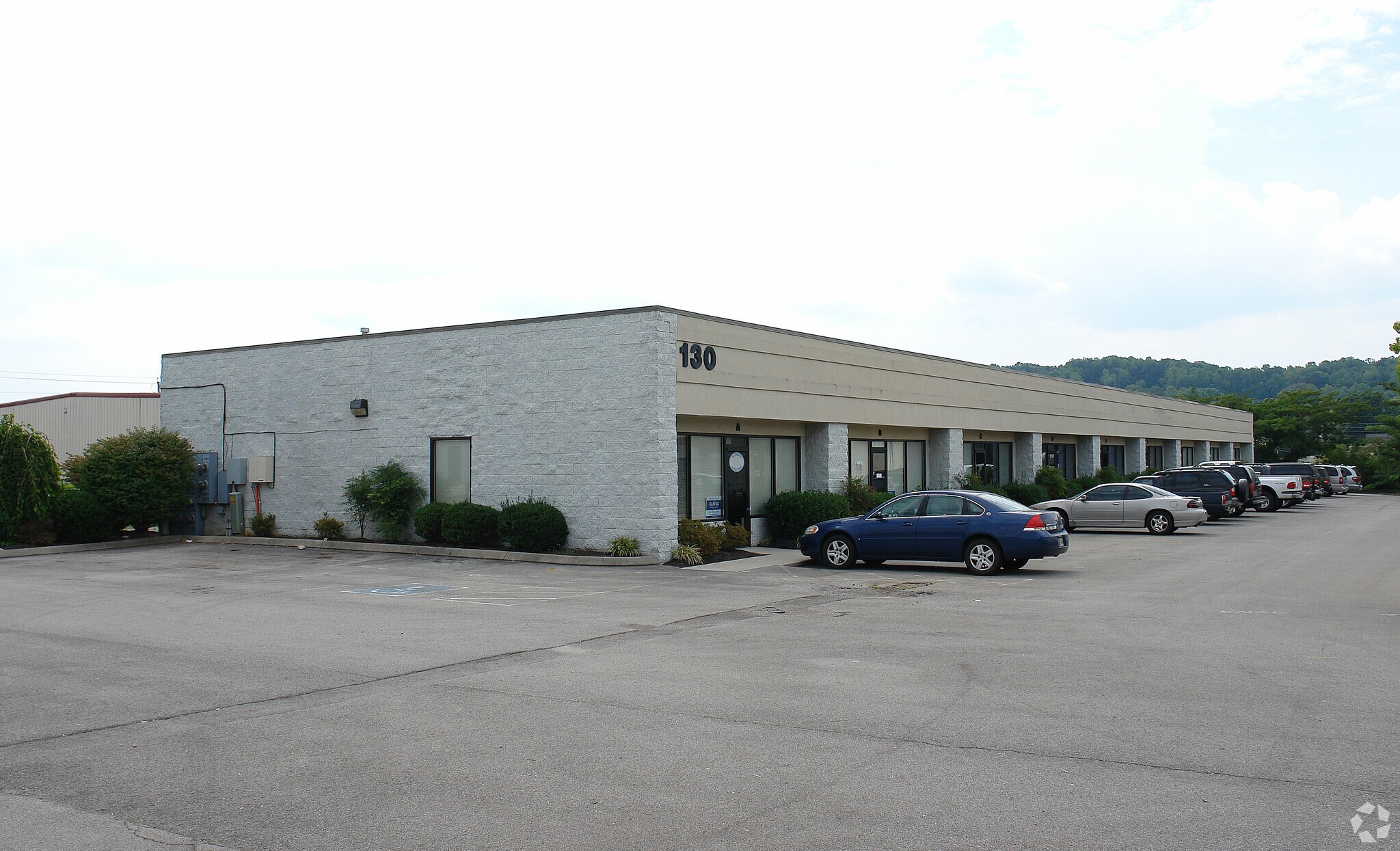 130 Perimeter Park Rd, Knoxville, TN à louer Photo principale– Image 1 sur 5