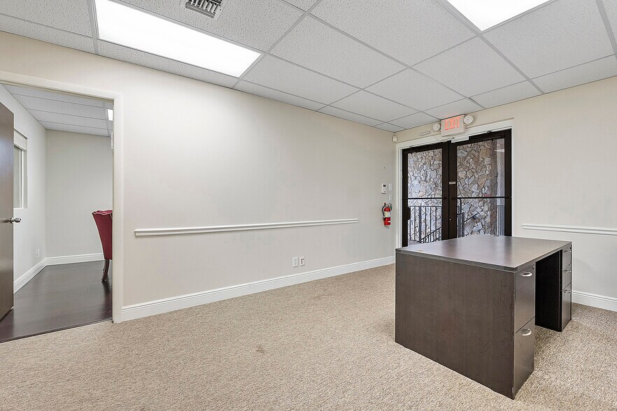 2699 Stirling Rd, Fort Lauderdale, FL à louer - Photo de l’immeuble – Image 3 sur 16