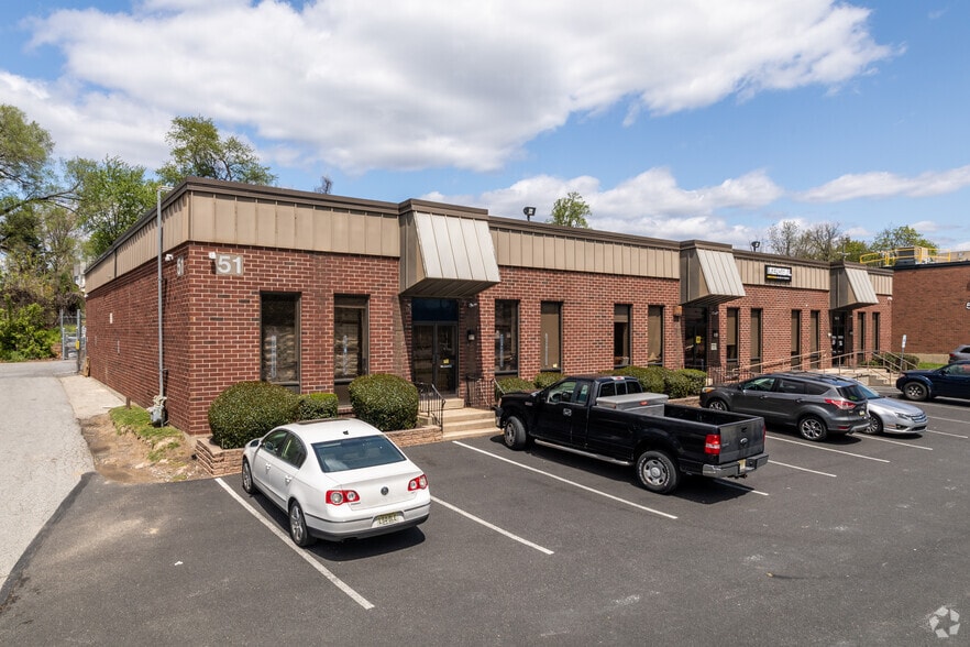 1540-1544 Delmar Dr, Folcroft, PA à vendre - Photo principale – Image 1 sur 8