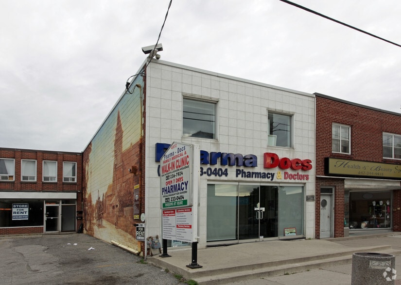 4972 Dundas St W, Toronto, ON à louer - Photo principale – Image 1 sur 4