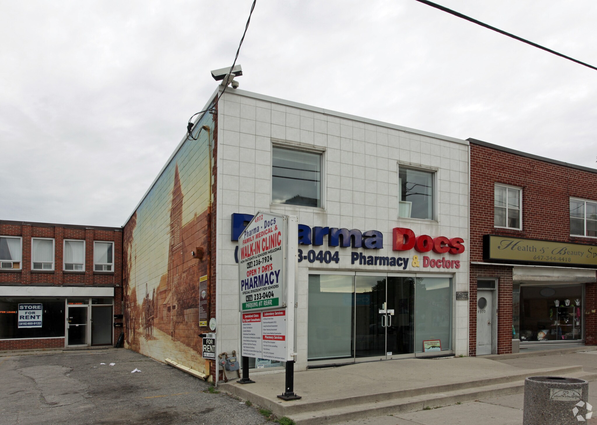 4972 Dundas St W, Toronto, ON à louer Photo principale– Image 1 sur 5