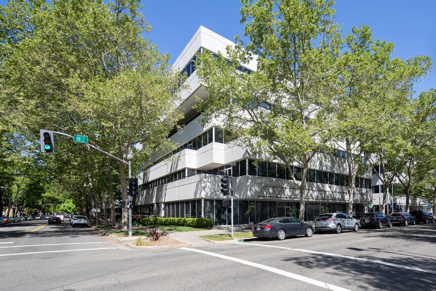 1515 S St, Sacramento, CA à louer - Photo de l’immeuble – Image 3 sur 11
