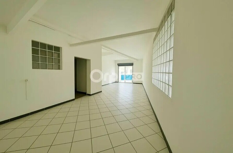 128 Avenue De La Jetee, La Seyne-sur-Mer à vendre - Photo de l’immeuble – Image 3 sur 3