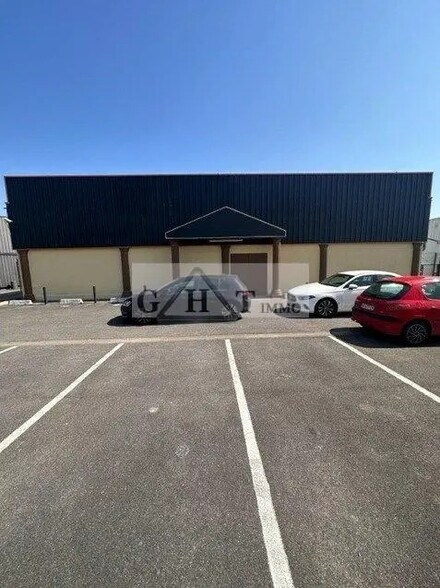 Local commercial dans Servon à louer - Photo de l’immeuble – Image 2 sur 5