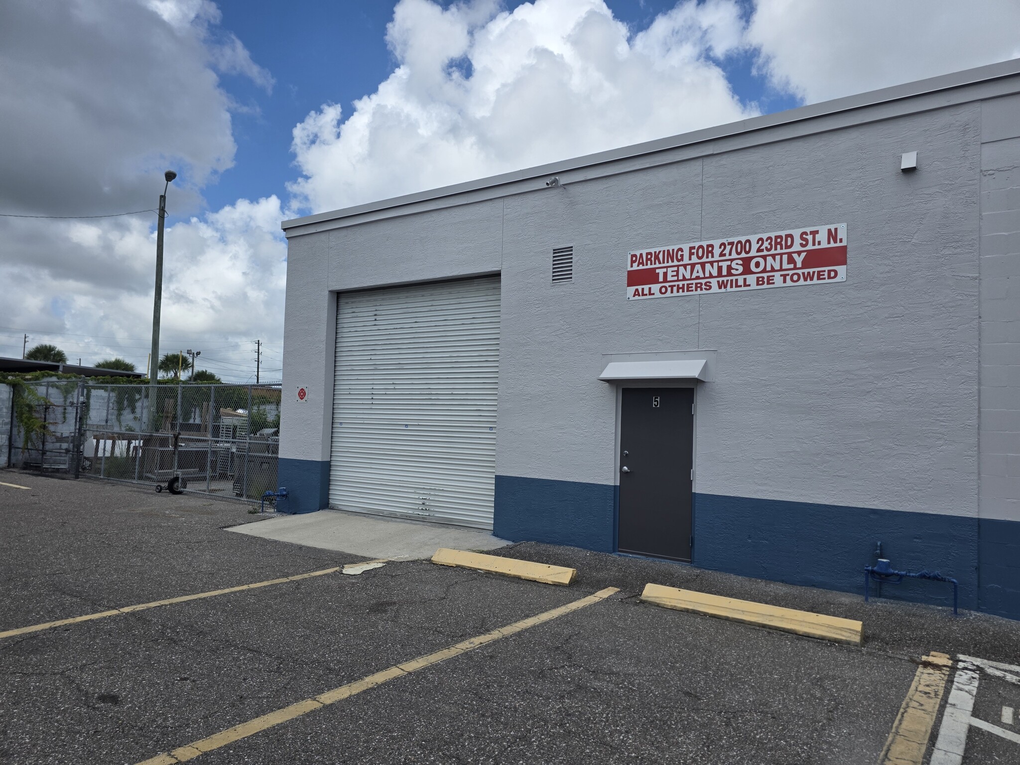 2700 23rd St N, Saint Petersburg, FL à louer Photo intérieure– Image 1 sur 11