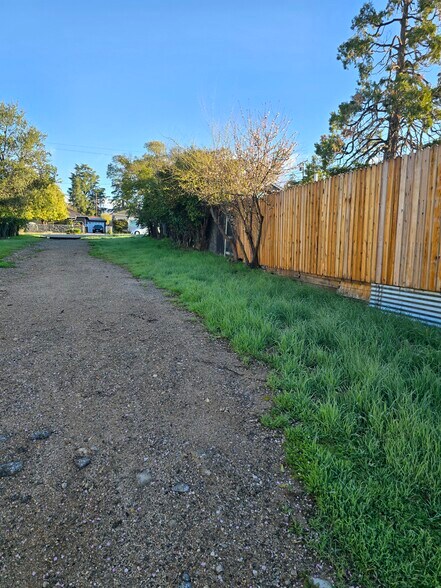 35225 Acacia Ave, Yucaipa, CA à vendre - Photo de l’immeuble – Image 3 sur 3
