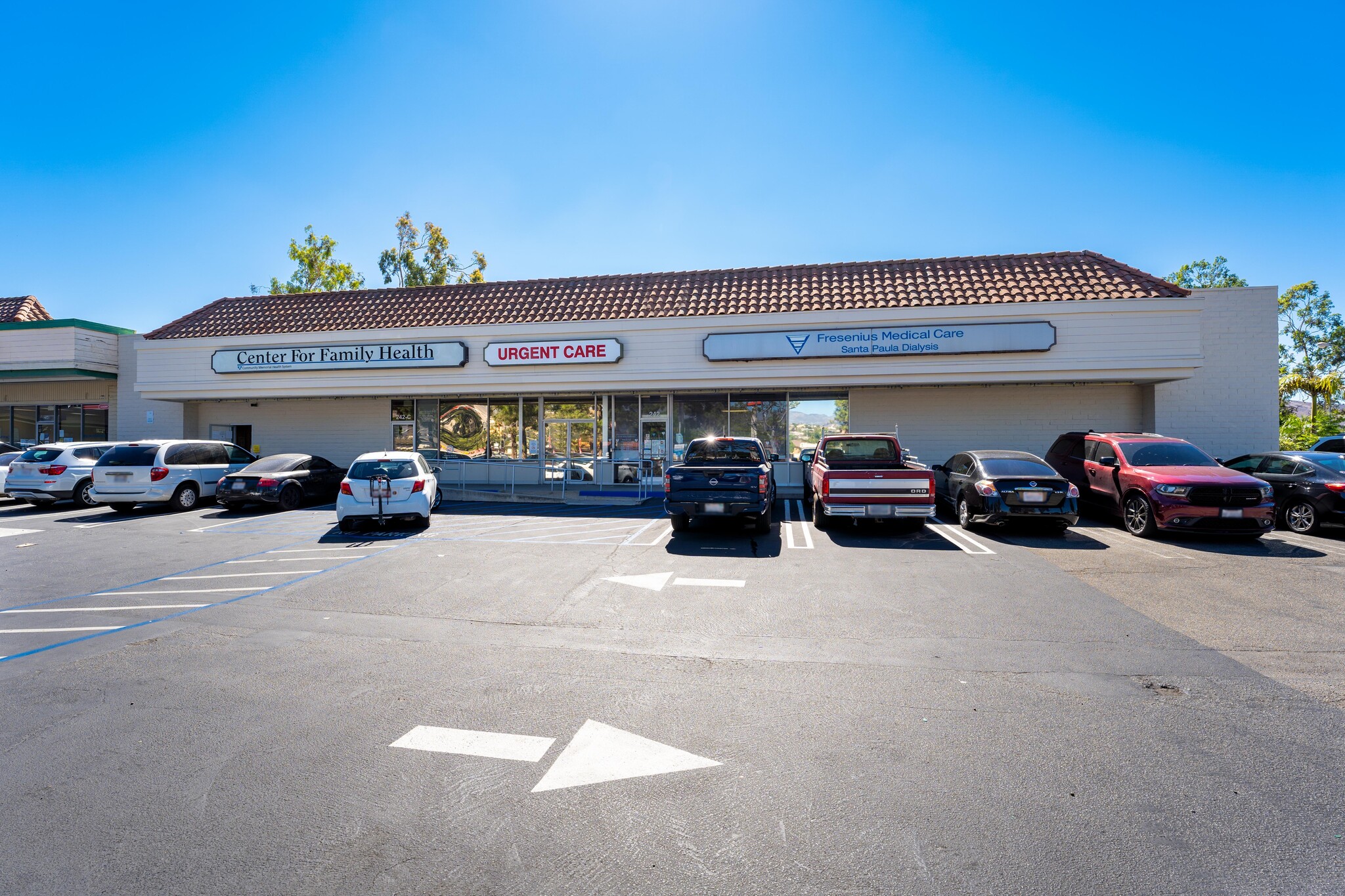 242 E Harvard Blvd, Santa Paula, CA à vendre Photo principale– Image 1 sur 4
