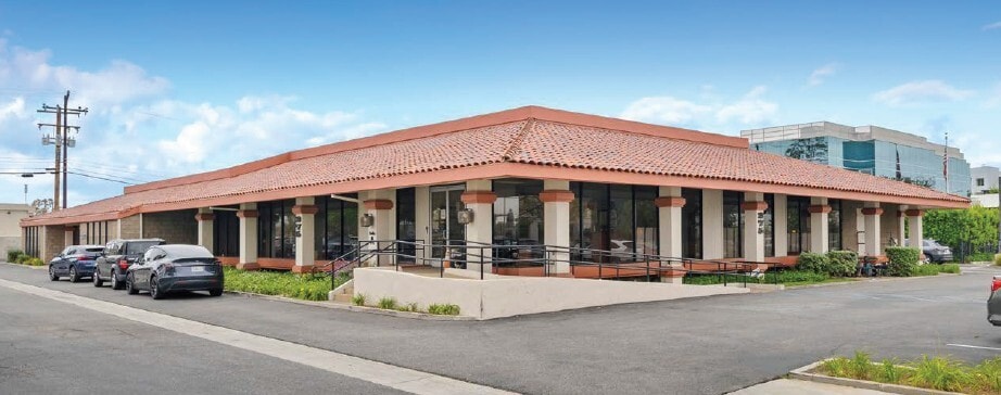 275 E Baker St, Costa Mesa, CA à louer - Photo principale – Image 1 sur 10