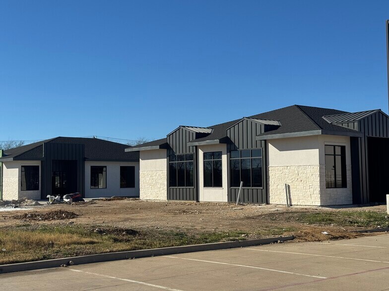 10120 Summer Creek Dr, Fort Worth, TX à vendre - Photo de l’immeuble – Image 2 sur 6