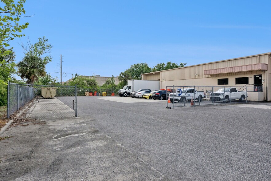 10235 General Dr, Orlando, FL à vendre - Photo de l’immeuble – Image 2 sur 24