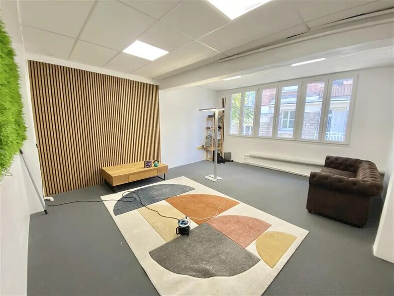 Bureau dans Asnières-sur-Seine à louer - Photo de l’immeuble – Image 3 sur 8