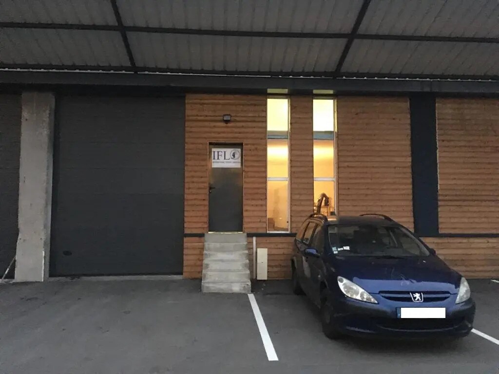 Industriel/Logistique dans Saint-Priest à louer Photo de l’immeuble– Image 1 sur 5