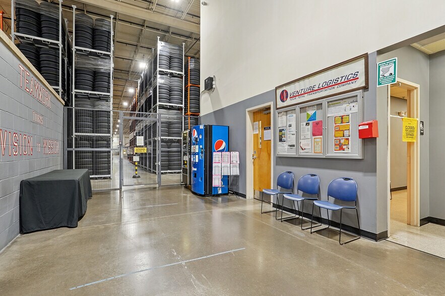 4820 Dale Dr, Lafayette, IN à vendre - Photo de l’immeuble – Image 3 sur 13