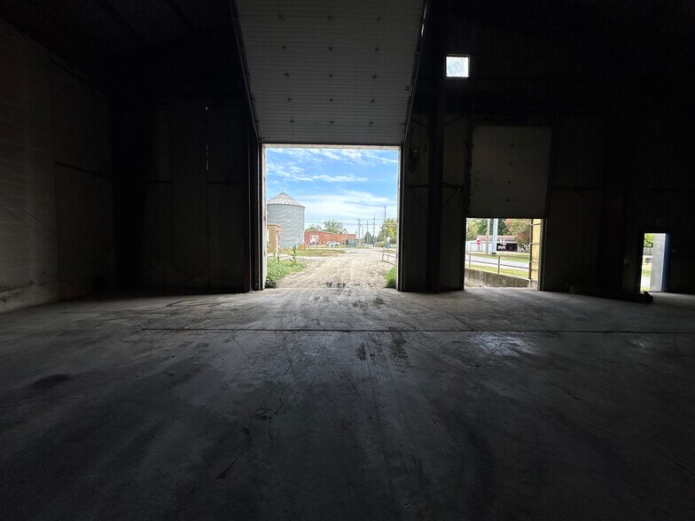 100 River st, Riverside, IA à louer - Photo de l’immeuble – Image 3 sur 17