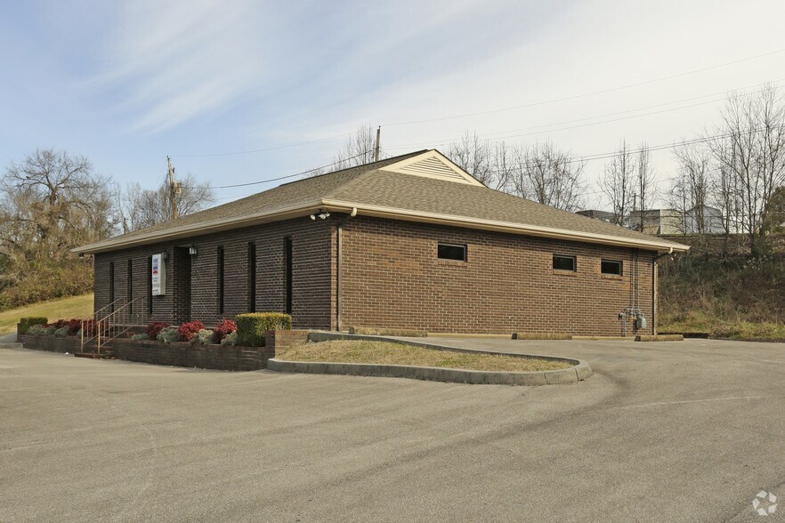 1637 N Eastman Rd, Kingsport, TN à louer - Photo de l’immeuble – Image 2 sur 45