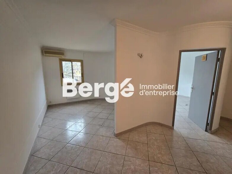 Bureau dans Mandelieu-la-Napoule à vendre - Photo intérieure – Image 2 sur 6