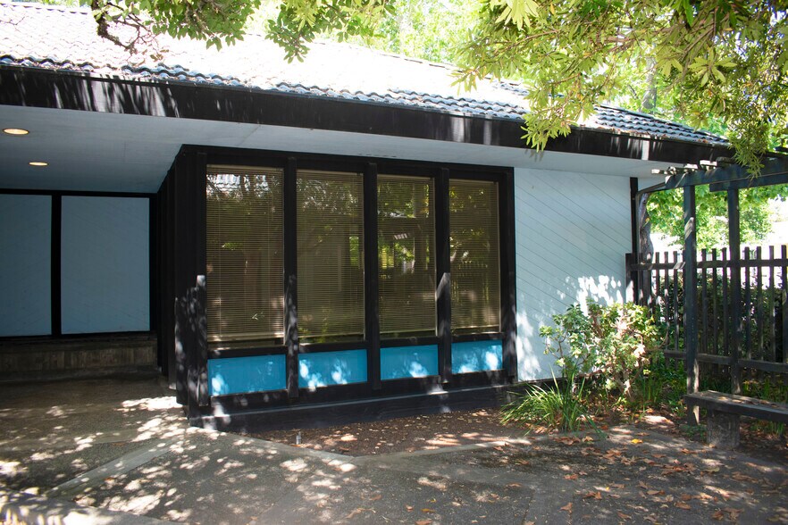 4720 Hoen Ave, Santa Rosa, CA à louer - Photo de l’immeuble – Image 1 sur 1