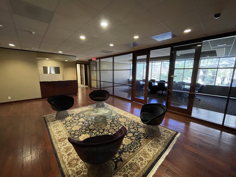 5 Riverway, Houston, TX à vendre - Photo de l’immeuble – Image 3 sur 12