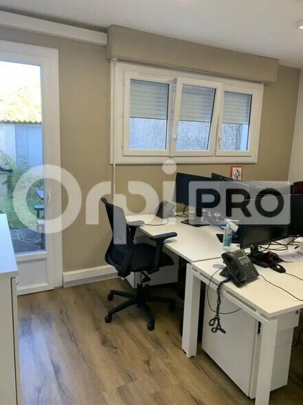 Bureau dans Pessac à louer - Photo de l’immeuble – Image 1 sur 6