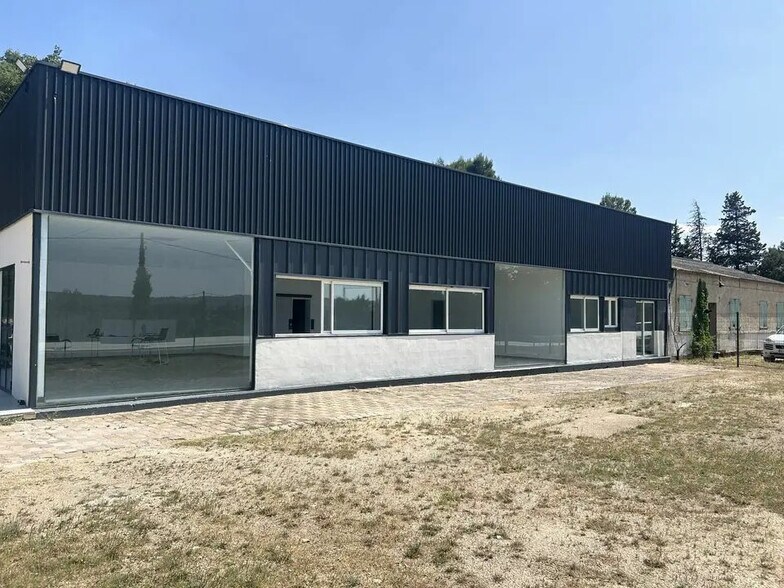Local commercial dans Saze à louer - Photo de l’immeuble – Image 2 sur 8