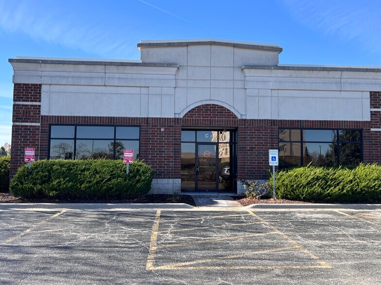 215 Remington Blvd, Bolingbrook, IL à louer - Photo de l’immeuble – Image 3 sur 22