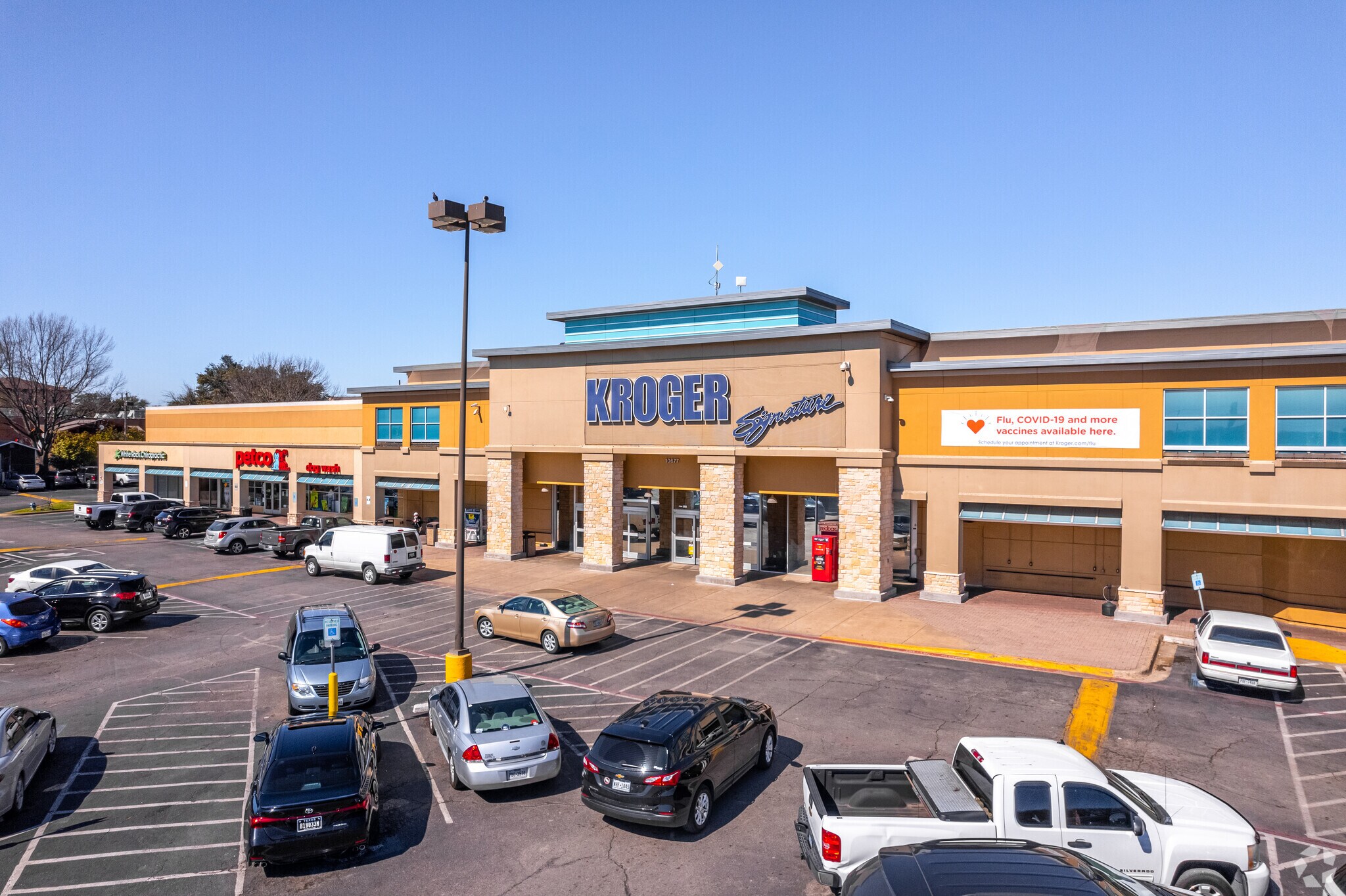 10675-10677 E Northwest Hwy, Dallas, TX à louer Photo principale– Image 1 sur 5