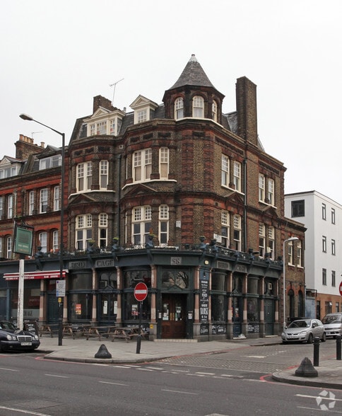 58 Stamford Hl, Londres à louer - Photo principale – Image 1 sur 3
