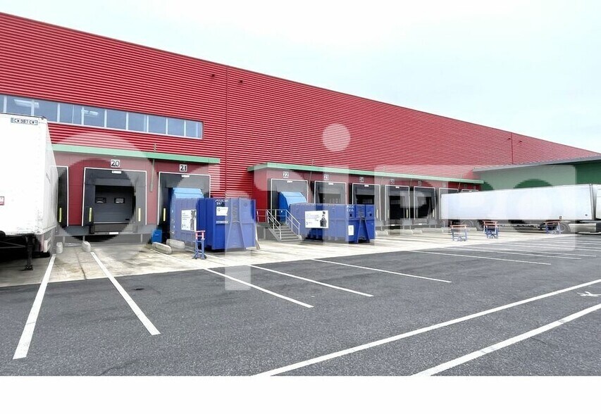 Industriel/Logistique dans Le Coudray Montceaux à louer - Photo de l’immeuble – Image 1 sur 9