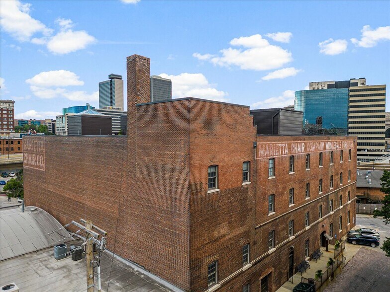 2020 Baltimore Ave, Kansas City, MO à louer - Photo de l’immeuble – Image 3 sur 22