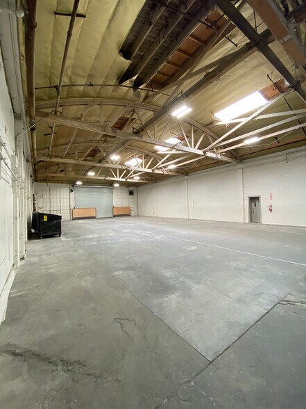 7006 Stanford Ave, Los Angeles, CA à vendre - Photo intérieure – Image 3 sur 6