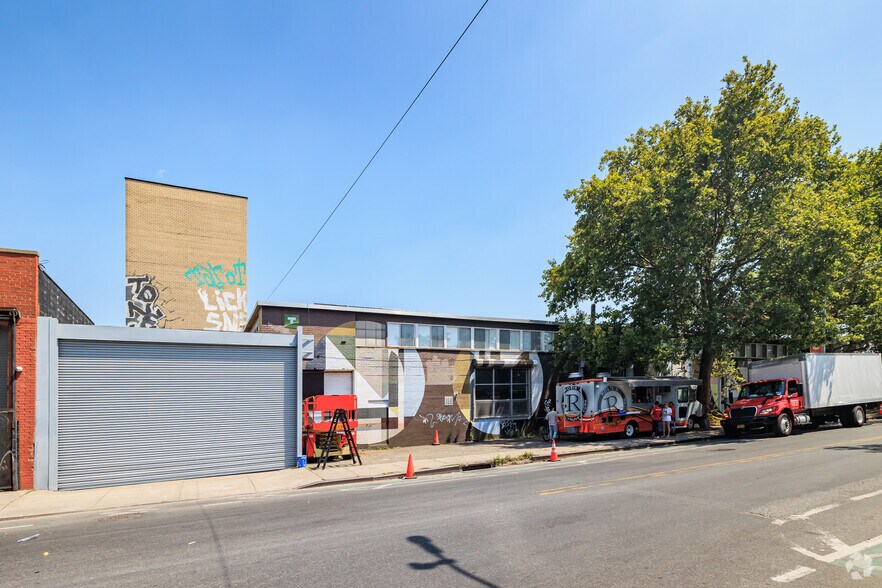 154 Morgan Ave, Brooklyn, NY à louer - Photo de l’immeuble – Image 3 sur 9
