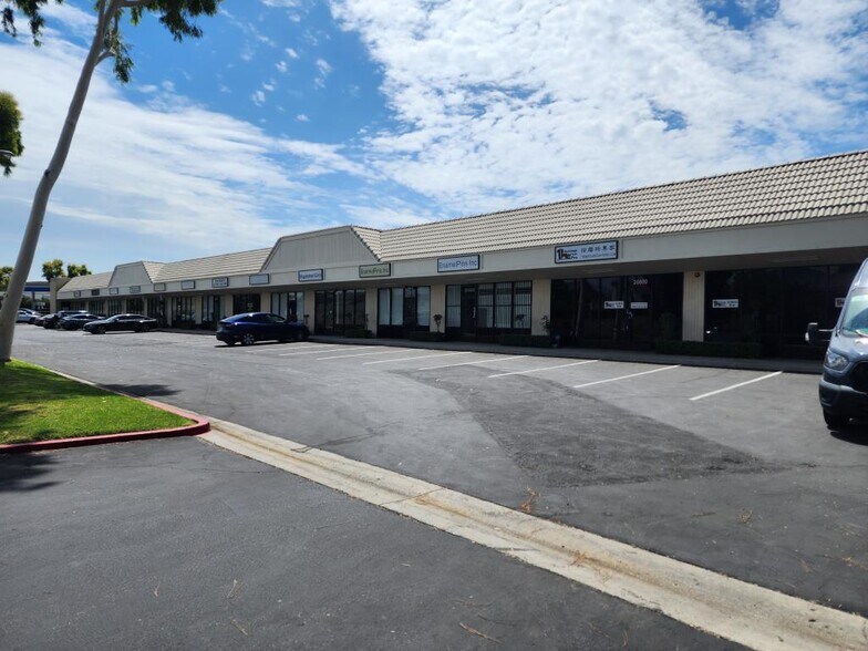 20800-20850 Carrey Rd, Walnut, CA à louer - Photo de l’immeuble – Image 3 sur 4