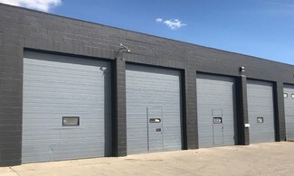 Plus de détails pour 8604 Yellowhead Trl NW, Edmonton, AB - Industriel/Logistique à louer