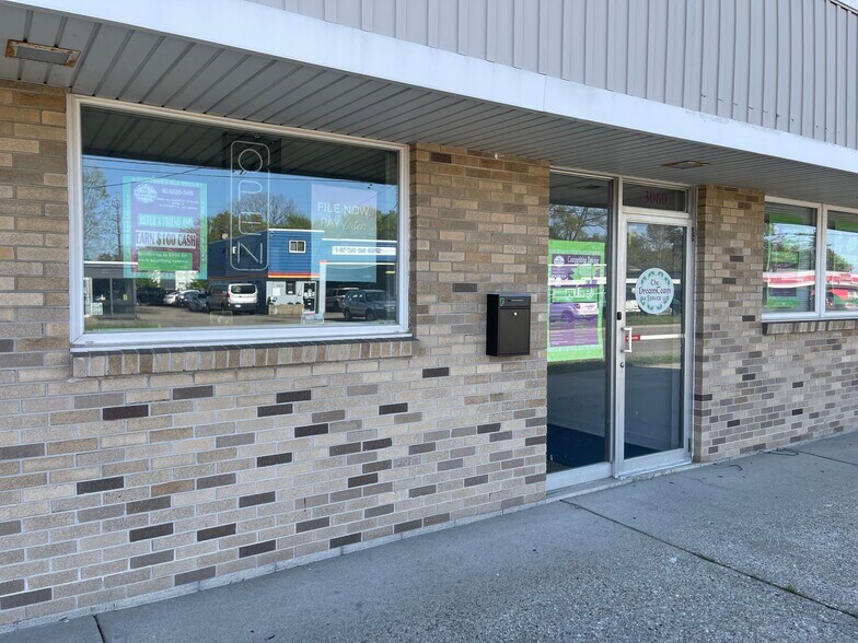 3060 Madison Ave SE, Grand Rapids, MI à louer - Photo de l’immeuble – Image 3 sur 25