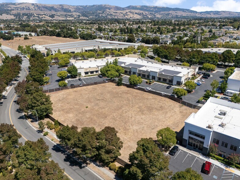 Digital Dr, Morgan Hill, CA à vendre - Aérien – Image 1 sur 18