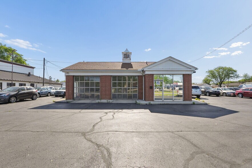 253 S Sandusky St, Delaware, OH à louer - Photo de l’immeuble – Image 2 sur 22